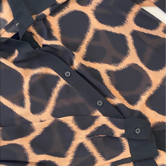 MICHAEL KORS animal print button down - Picture 4 of 7